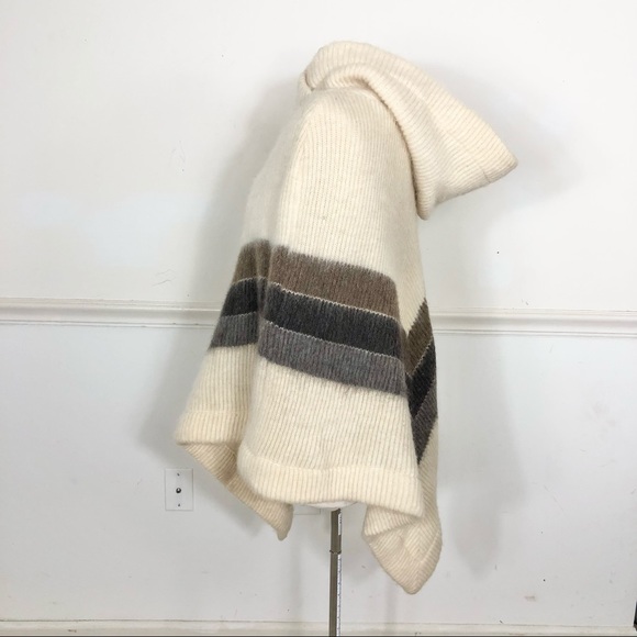 Vintage WOOL cream hooded Cape made in ICELAND - Picture 3 of 11